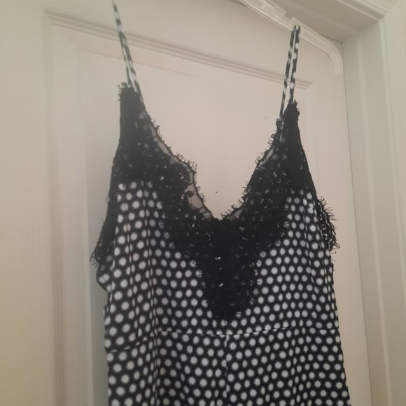 Jumpsuit with zipper back never worn - Picture 4 of 5